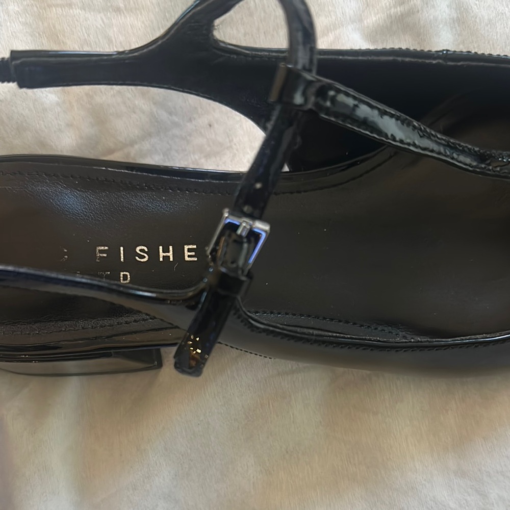 Marc Fisher Black Patent Leather Heels T-Strap - Picture 5 of 5